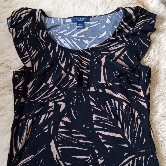 Sleeveless, tribal blouse - Picture 4 of 4